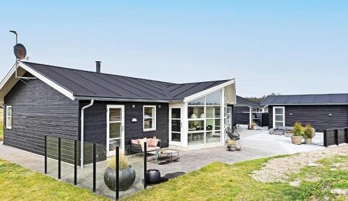 Five-Bedroom Holiday Home