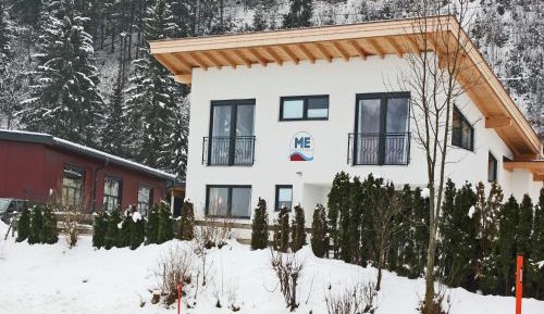 Five-Bedroom Holiday Home