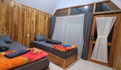 Twin Room with View