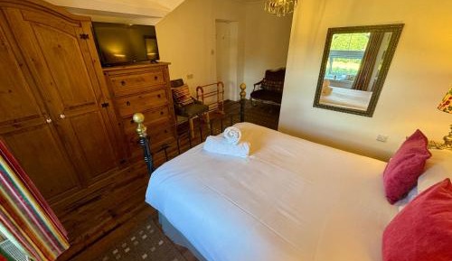 Double Room with Private Bathroom