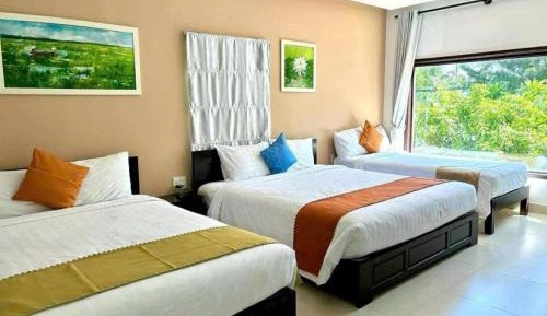 Deluxe Family Room