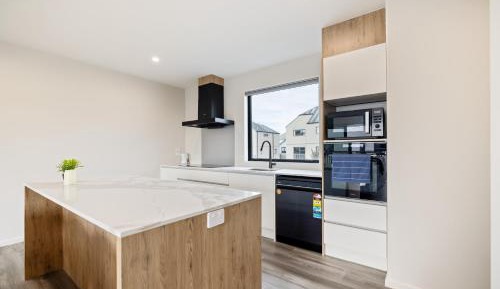 Three-Bedroom Apartment with Balcony