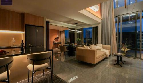Three-Bedroom Apartment with Balcony