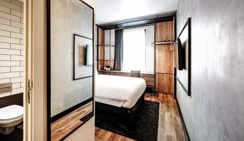 Standard Twin Room with en suite