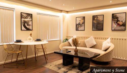 Deluxe One-Bedroom Apartment