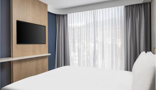 Standard Queen Room