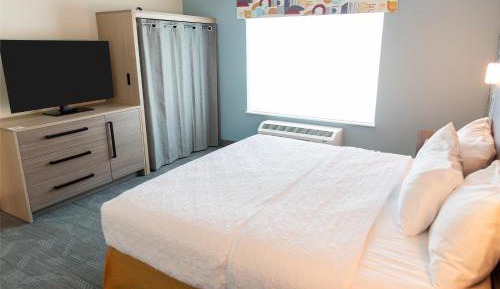 One-Bedroom King Suite