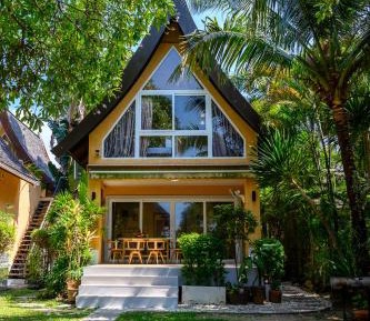 Villa with Garden View