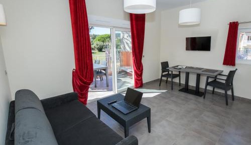 Studio (2 Adults)