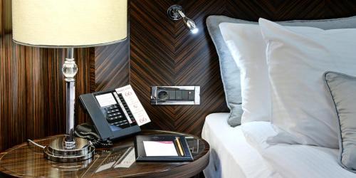 Premium Corner King Room - Smoking