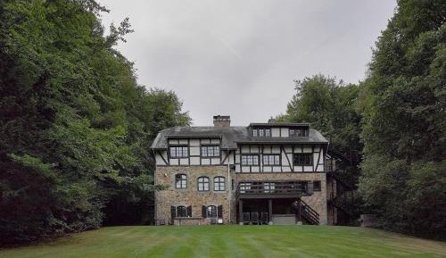 Eight-Bedroom Villa
