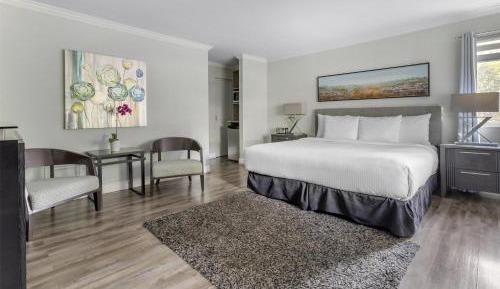 King Suite with Spa Bath