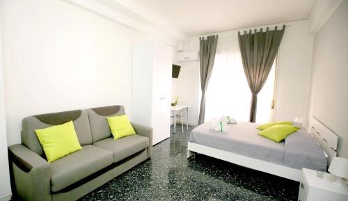 Quadruple Room with Private Bathroom