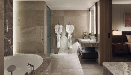 One-Bedroom Suite High floor Club Lounge Access