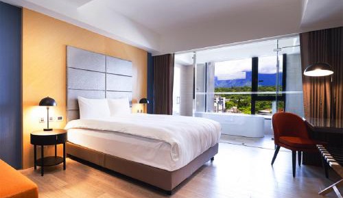 Premier King Room with Mountain View
