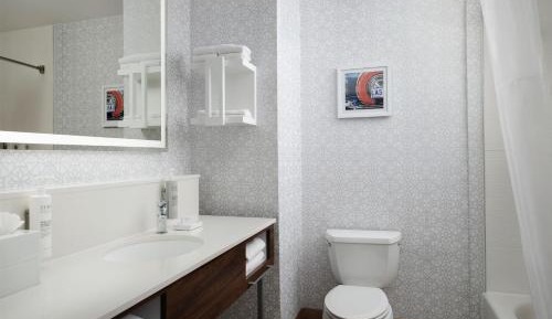 Double Room with Two Queen Beds and Bath Tub - Mobility Access