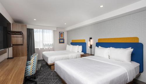 Quadruple Room with Two Queen Beds - Non Smoking