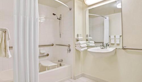 King Room - Mobility Access/Non-Smoking