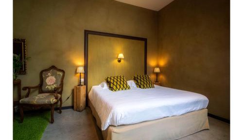 Double Room with Bath and Terrace