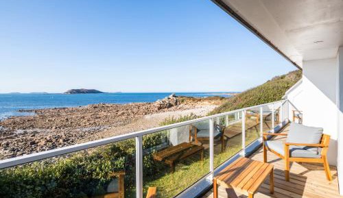 Three-Bedroom Superior Apartment