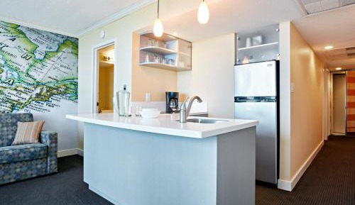Deluxe Oceanfront Efficiency Room - 4th Floor