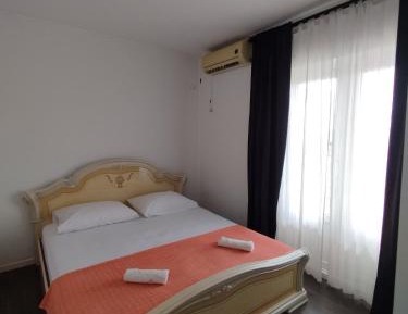 Two-Bedroom Deluxe Apartment with Balcony