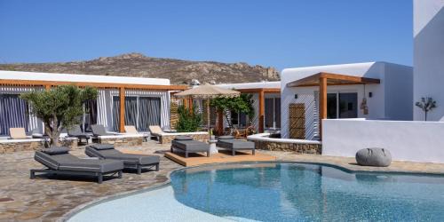 Apartment with Pool View 