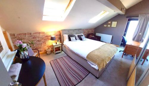 Double Room with Shared Bathroom