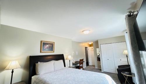 Deluxe Queen Room