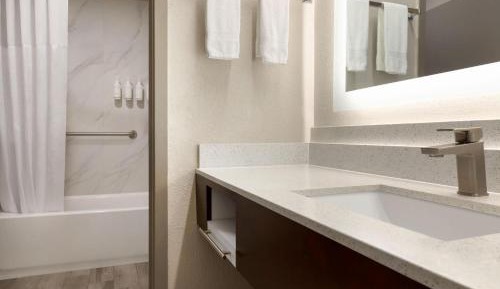 One-Bedroom Suite with Two Queen Beds - Non-Smoking