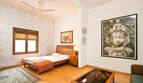 One-Bedroom Apartment with City View