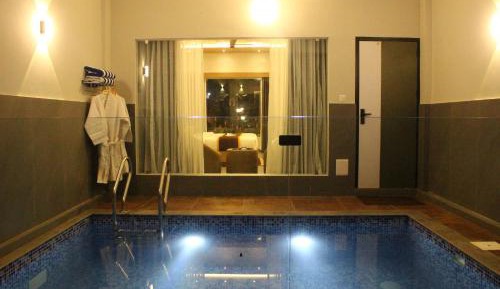 Deluxe Double or Twin Room with Pool Access