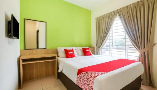 Deluxe Queen Room