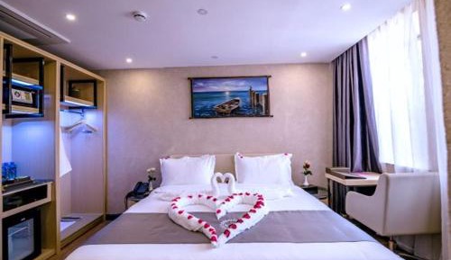 Standard Queen Room