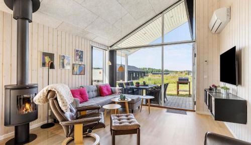 Three-Bedroom Holiday Home 