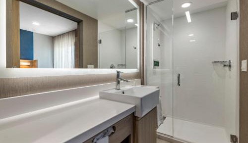 King Suite with Trundle Bed