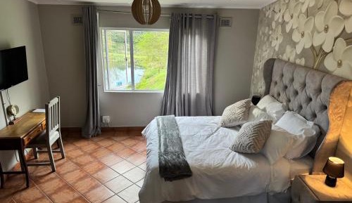 Queen Room with Pool View
