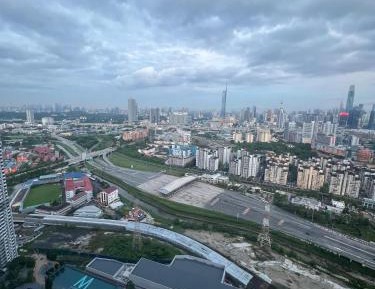 Three-Bedroom Apartment - High Floor
