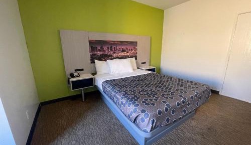Queen Room