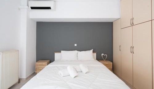 Two-Bedroom Deluxe Apartment with Balcony