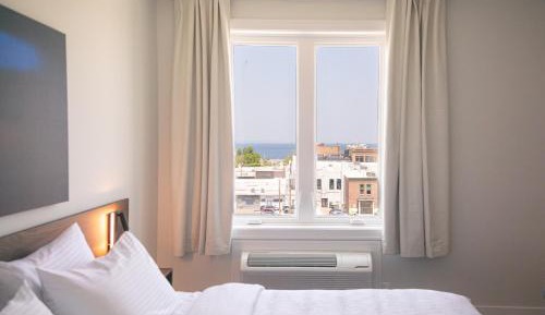 1 Bedroom Apartment (Self Check-in with Virtual Front Desk)