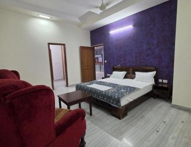 Deluxe King Room
