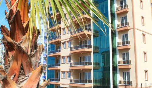 One-Bedroom Apartment with Sea View