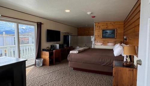 Deluxe King Suite