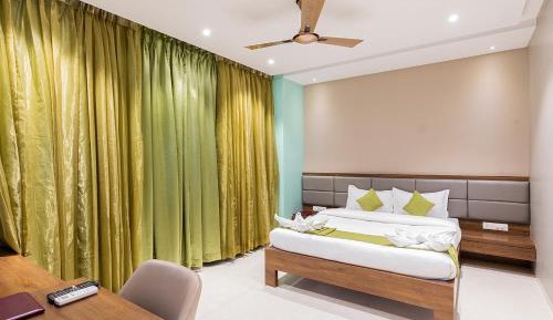 Suite with Hot Tub
