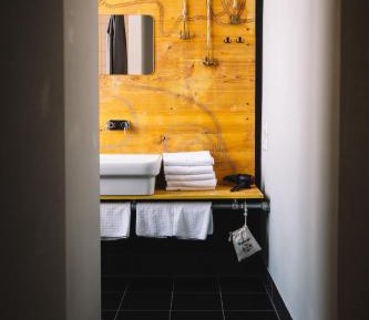 5-Bed Room