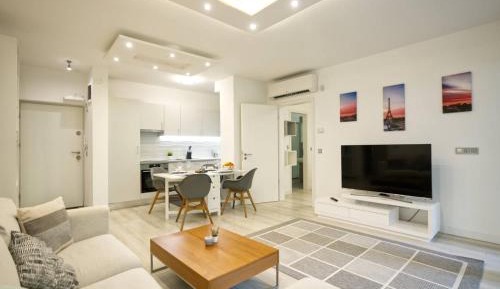 Three-Bedroom Apartment with Balcony