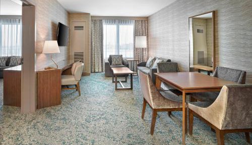 One-Bedroom King Suite