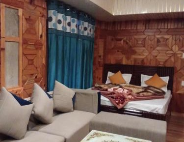 Deluxe Double or Twin Room with Balcony