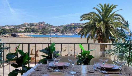 One-Bedroom Apartment with Bay View